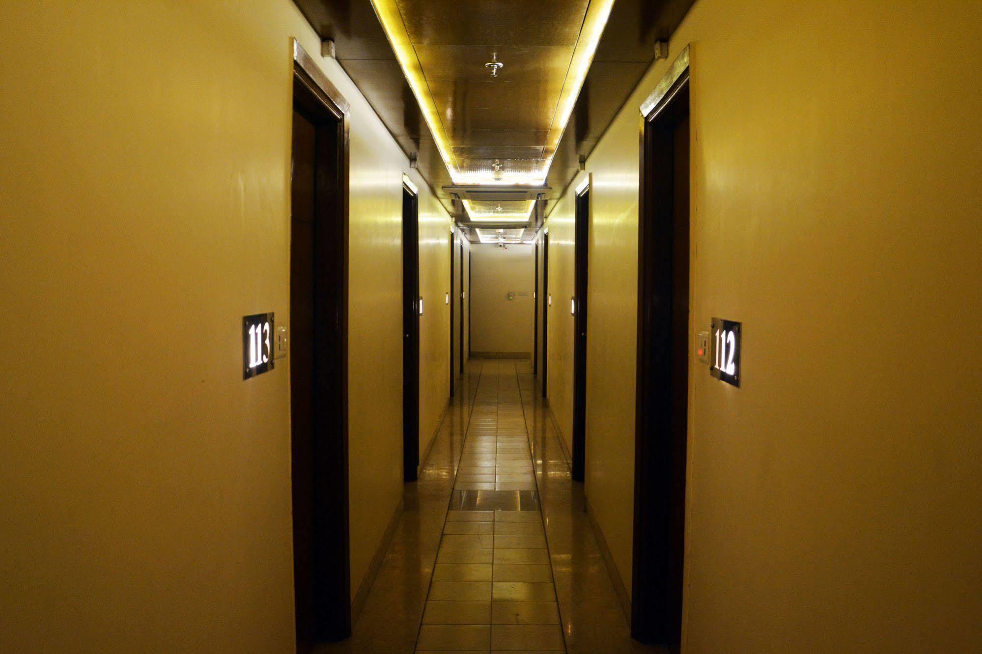 Trinity Corporate Udyog Vihar Otel Gurgaon Dış mekan fotoğraf